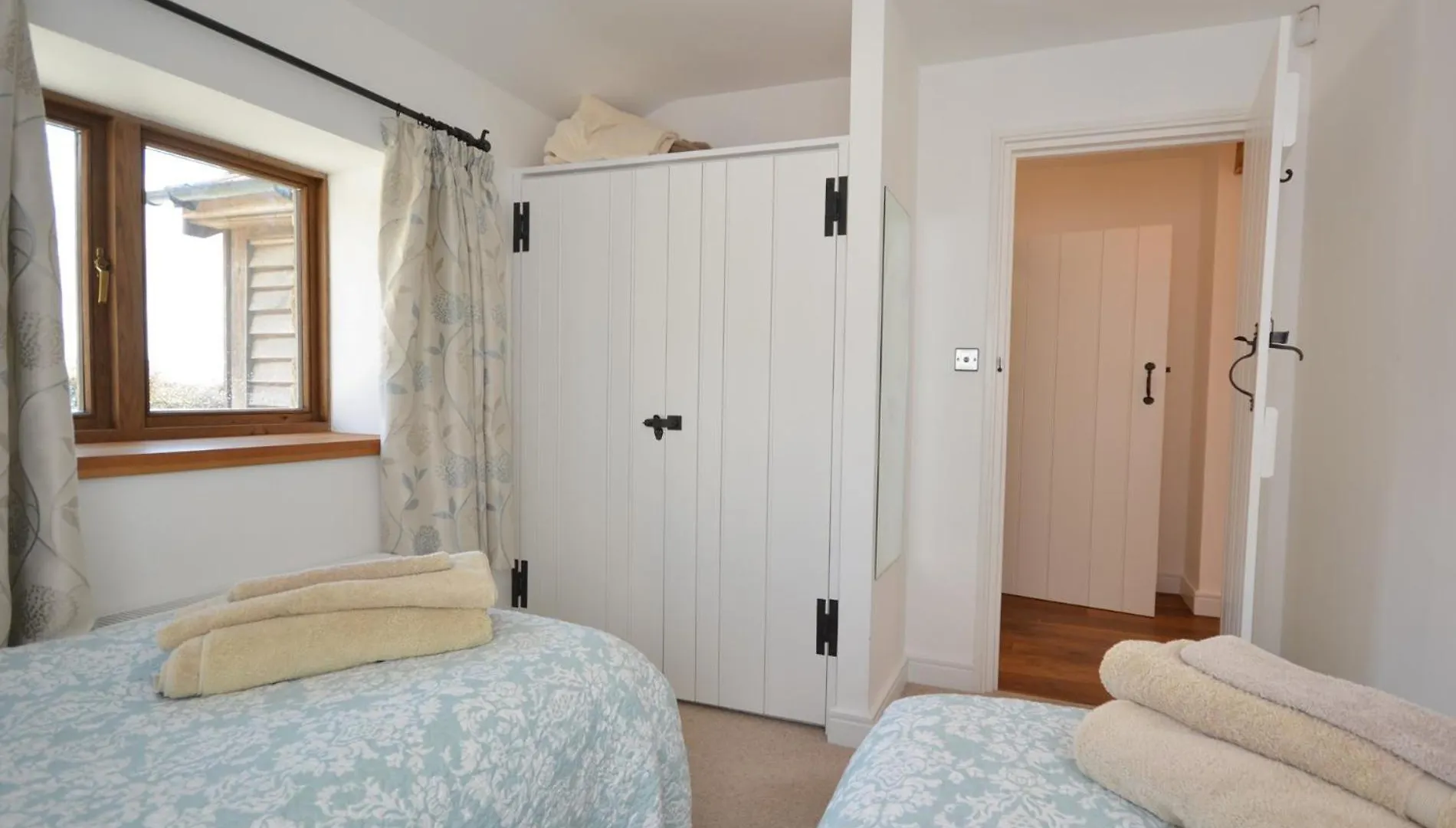 2 Bed In Cheddar Tforg Villa Butcombe 0*,  United Kingdom